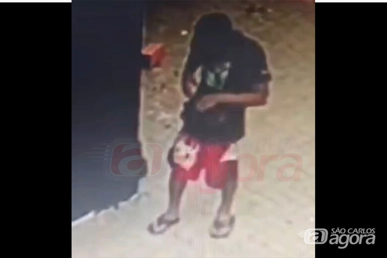 Câmera de segurança flagra furto na região da USP; veja vídeo  - 