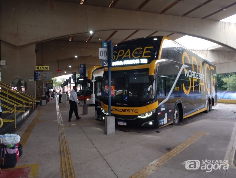 Ônibus: ausência de universitários provoca feriado prolongado sem o movimento normal das datas festivas. - Crédito: SCA