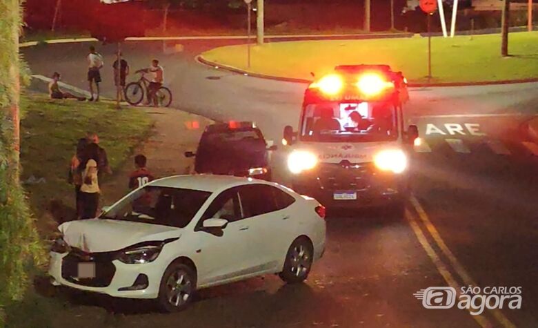 Motorista colide contra pilar de pontilhão no Jardim Paulista - Crédito: SCA