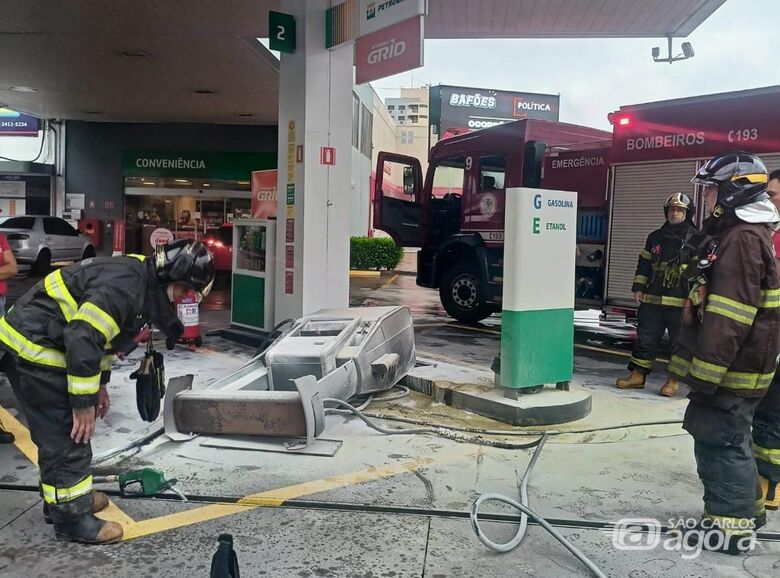 Princípio de incêndio em posto de combustível mobiliza Bombeiros em São Carlos - Crédito: SCA
