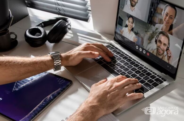 Quase 40% dos brasileiros consideram trabalho híbrido ou remoto decisivo para a carreira até 2030 - 