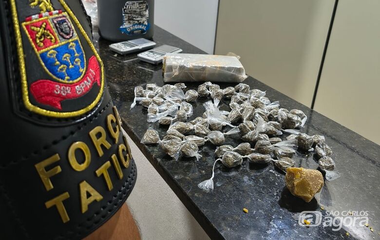 Força Tática apreende drogas em residência no bairro Malvinas, em Ribeirão Bonito - Crédito: divulgação