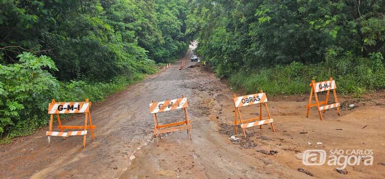 Ponte é interditada após colapso causado por enxurrada na zona rural de Ibaté - Crédito: divulgação