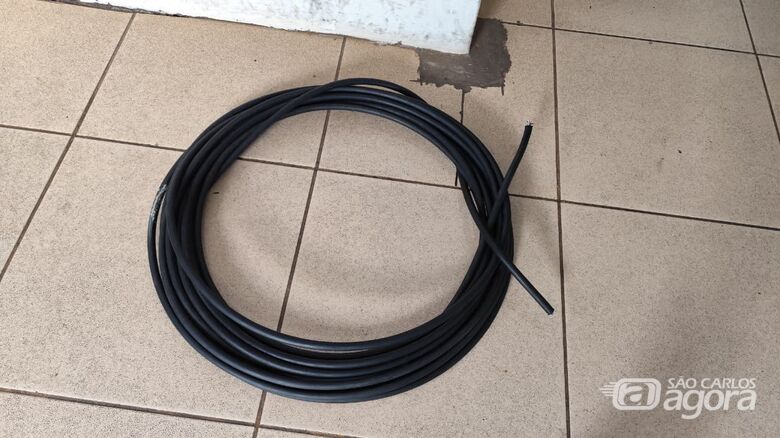 Flagrante de furto de fiação de telefonia termina com detido no Centro - Crédito: SCA