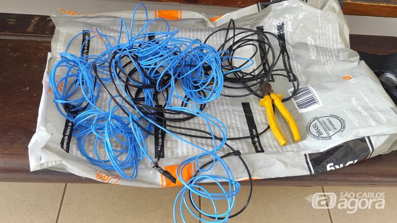 Homem é detido após furtar fios de cobre de residência no Centro - Crédito: SCA