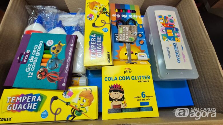 Prefeitura inicia distribuição de kits escolares para 7 mil alunos da Rede Municipal -