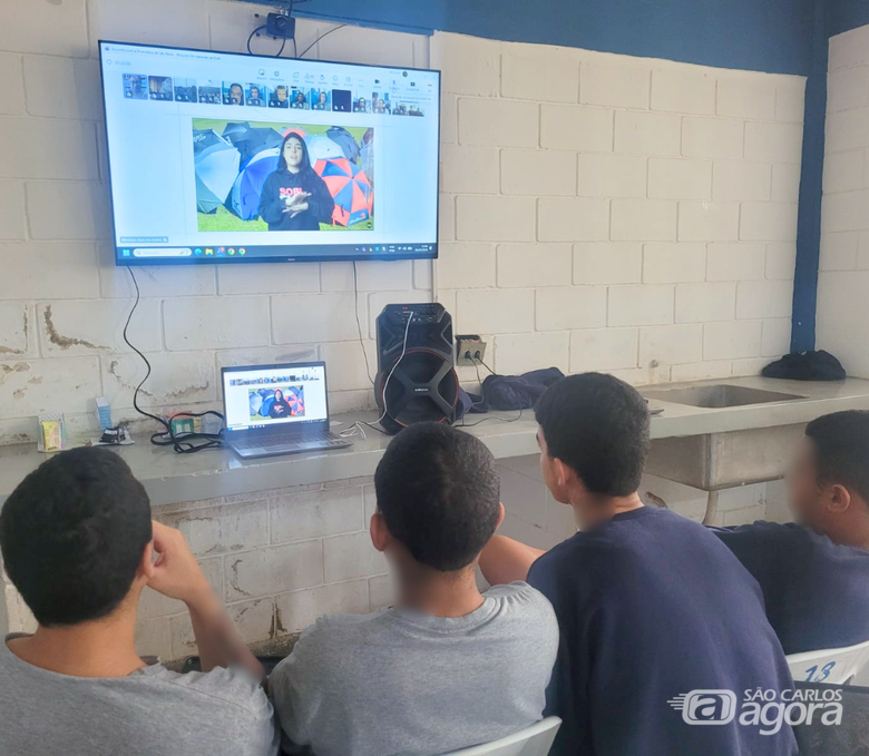 Adolescentes da Fundação CASA de São Carlos participam de visita virtual à Pinacoteca com foco na música brasileira - 