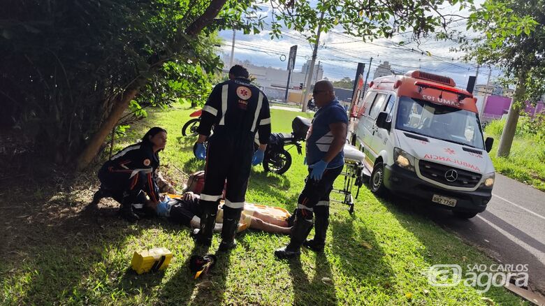 Ciclista fica ferido após colisão frontal com motocicleta - Crédito: SCA