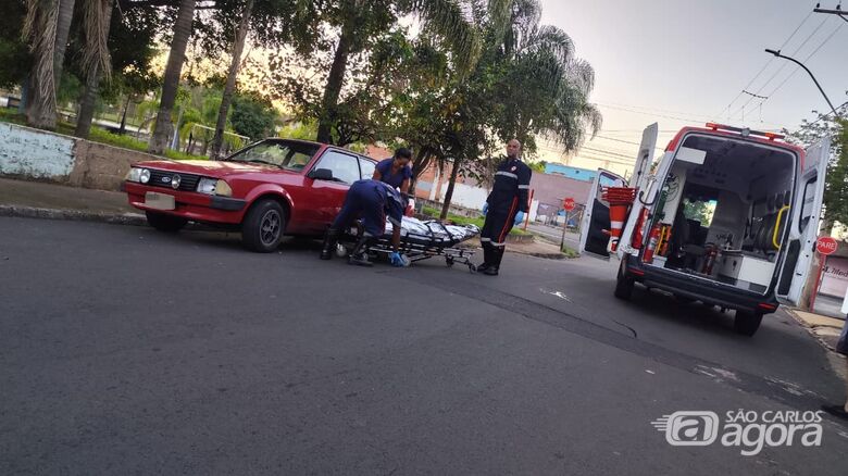 Suspeito é agredido por populares após ser flagrado com veículo furtado no Cidade Aracy - Crédito: SCA