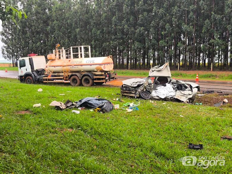 Vítimas fatais estavam em um veículo Corsa Classic - Crédito: SCA