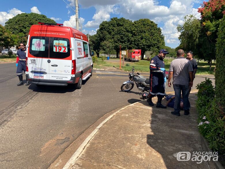 Motociclista fica ferido após colisão em rotatória no Santa Felícia - Crédito: SCA