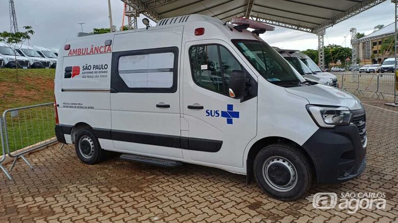 A primeira frota será composta por 80 ambulâncias e 120 vans destinadas ao deslocamento de pacientes para consultas, exames e tratamentos - Crédito: divulgação