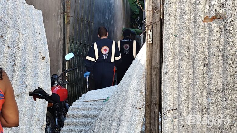 Corpo de homem é encontrado em estado de decomposição dentro de casa - Crédito: SCA