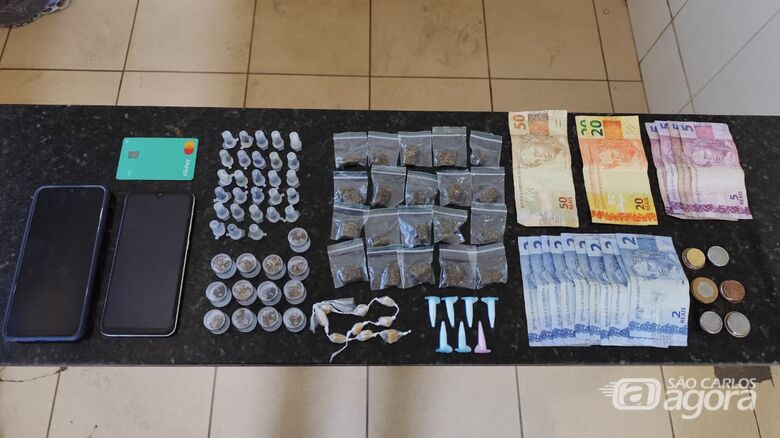 Adolescente é detido por tráfico de drogas após tentar fugir da PM  - Crédito: SCA