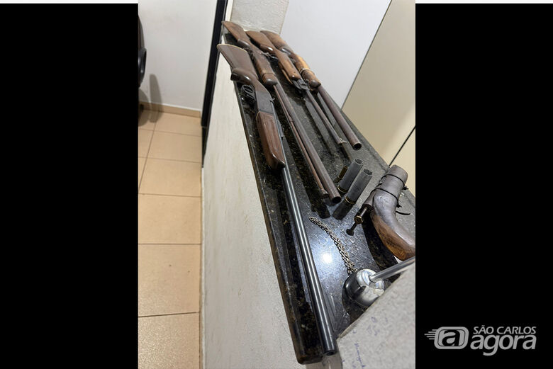Homem é preso por posse irregular de arma de fogo após disparos em São Carlos - 