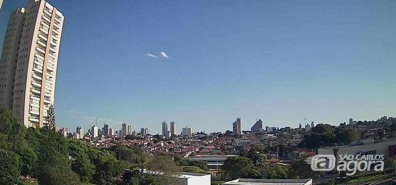 Semana começa com tempo firme, mas há previsão de pancadas de chuva nesta terça-feira -