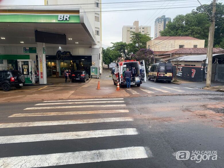 Pedestre é atropelado por van na região central - Crédito: SCA
