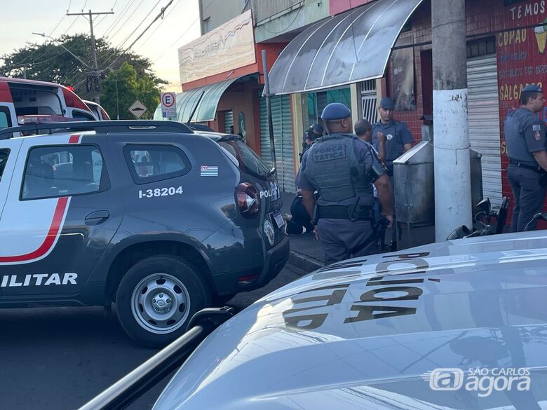 Homem é baleado na região do Cruzeiro e socorrido em estado grave  - Crédito: SCA