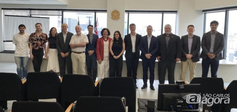 Equipe de profissionais envolvida na parceria entre a USP São Carlos e a PGFN. Crédito da imagem: Marcos Ferreira. - 