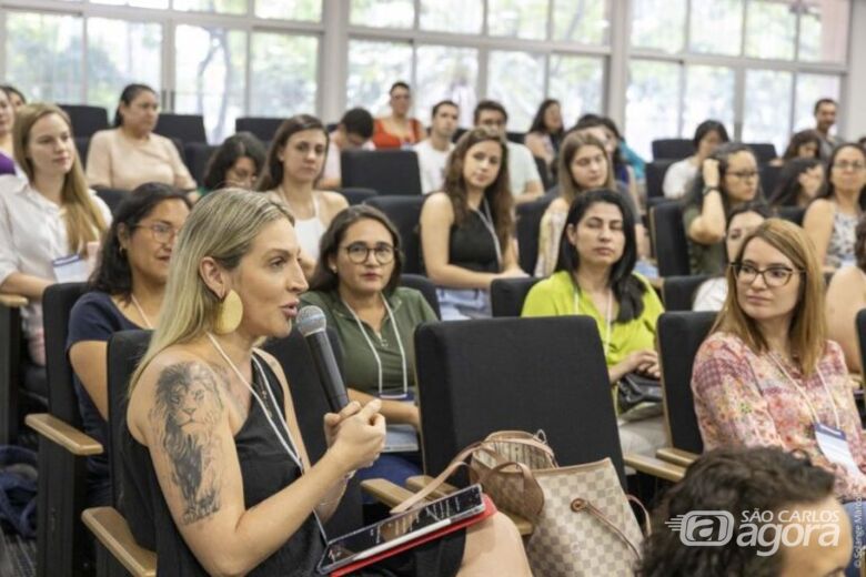 Em 2024, a pesquisadora foi uma das vencedoras do Prêmio Elas na Matemática, iniciativa da SBM, MCTI e IMPA (Crédito da imagem: Solange Marcon/SBM) - 