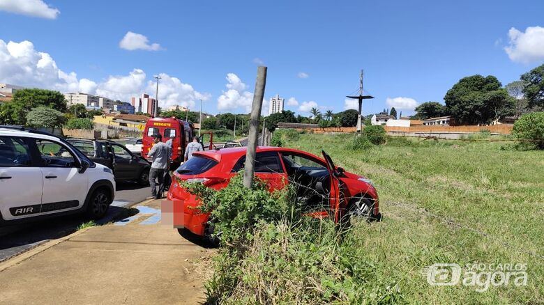 Colisão entre veículos deixa dois feridos na Trabalhador São Carlense - Crédito: SCA