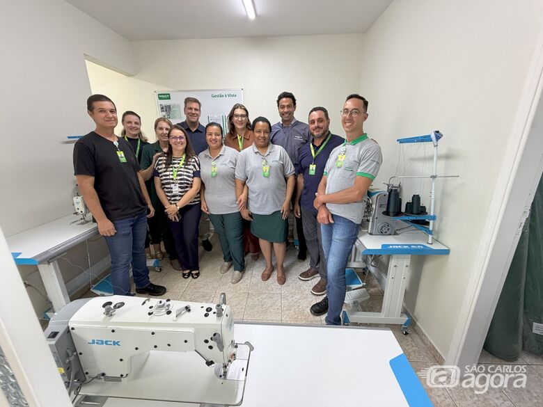 Funcionários do setor de costura da Unimed - 