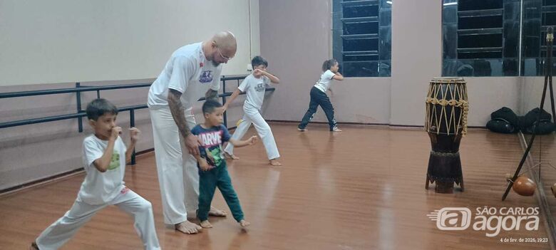 Centro Afro promove capoeira aberta ao público todas as semanas -