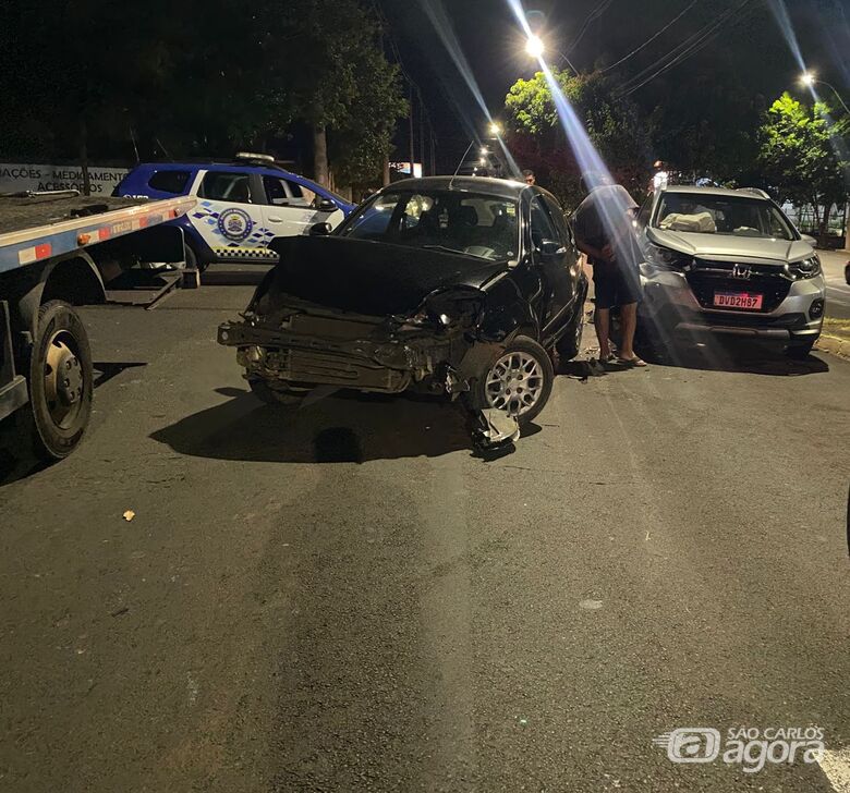 Colisão entre dois carros deixa motorista ferida no Santa Felícia - Crédito: Foto: SCA