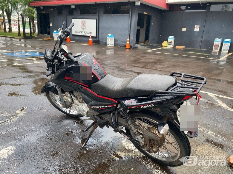Moto com sinais de adulteração é apreendida após acidente no Centro - Crédito: SCA