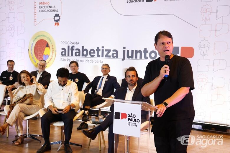 Escolas de São Carlos são premiadas por desempenho em alfabetização e recebem recursos - 