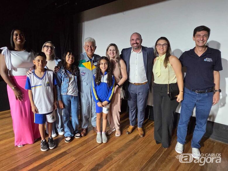 Alunos de escola municipal vivem experiência espacial em viagem a BrasÃlia -