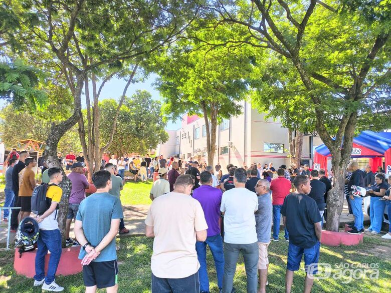 A assembleia que aprovou a pauta que vai orientar as negociações com as mais de 500 empresas este ano - Crédito: Divulgação 