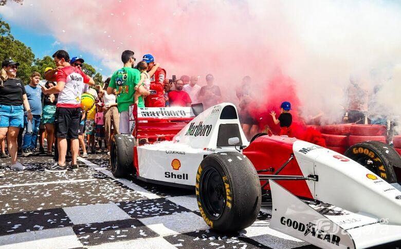 Kartódromo de Araraquara reabre com exposição de carro histórico de Ayrton Senna no feriado - Crédito: divulgação