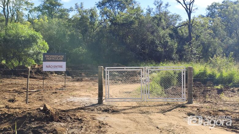 Placa de "Não Entre" foi colocada em um dos acessos ao 29 - Crédito: SCA