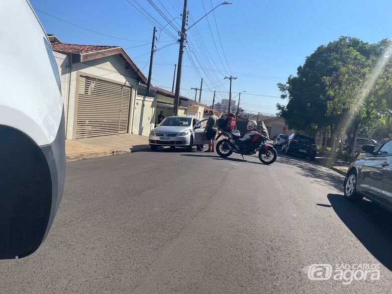 Colisão entre moto elétrica e carro deixa idoso ferido no Jardim Cruzeiro do Sul - Crédito: SCA