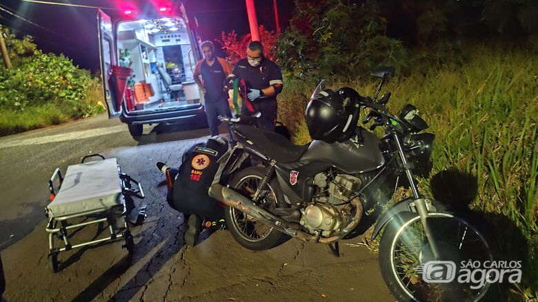 Motociclista fica ferido após colisão e outro condutor foge sem prestar socorro no Parque Industrial - Crédito: SCA