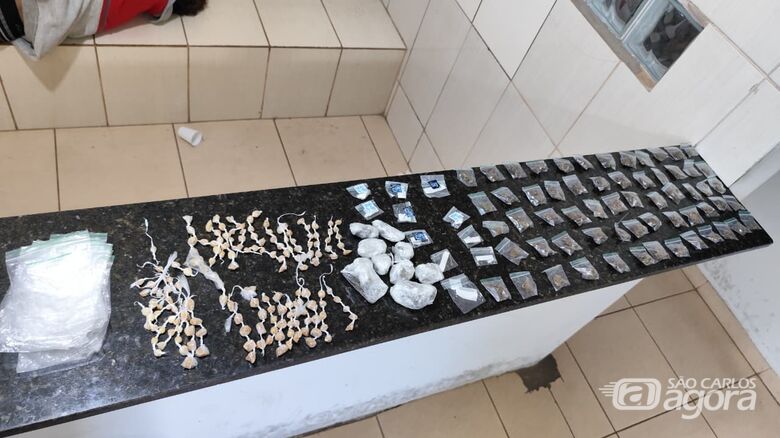 Menor de 17 anos é detido por tráfico de drogas durante operação no CDHU -