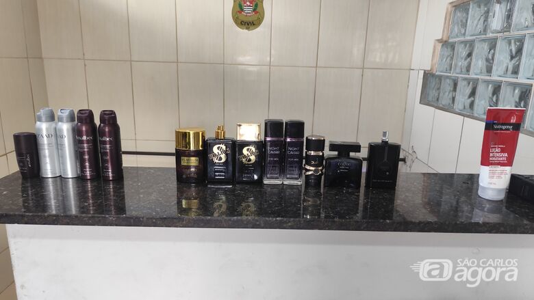 Mulher invade residência para praticar furto e aproveita para tomar banho - Crédito: SCA