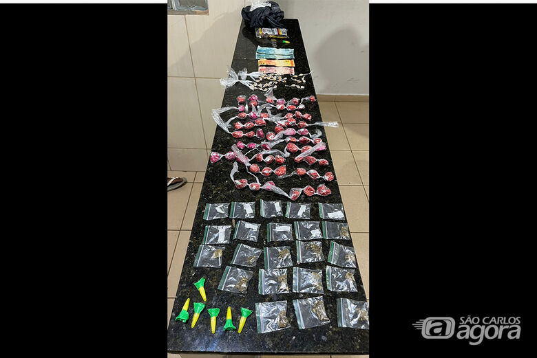 Adolescente é apreendido por tráfico e comprador é detido no Antenor Garcia - 