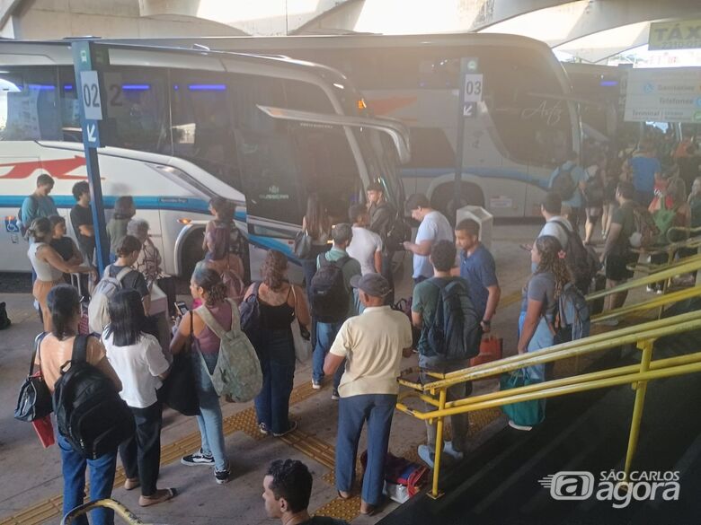 O Terminal Rodoviário: a previsão é de que 4 mil pessoas deixem São Carlos de ônibus entre os dias 02 e 03 de abril - Crédito: Sca