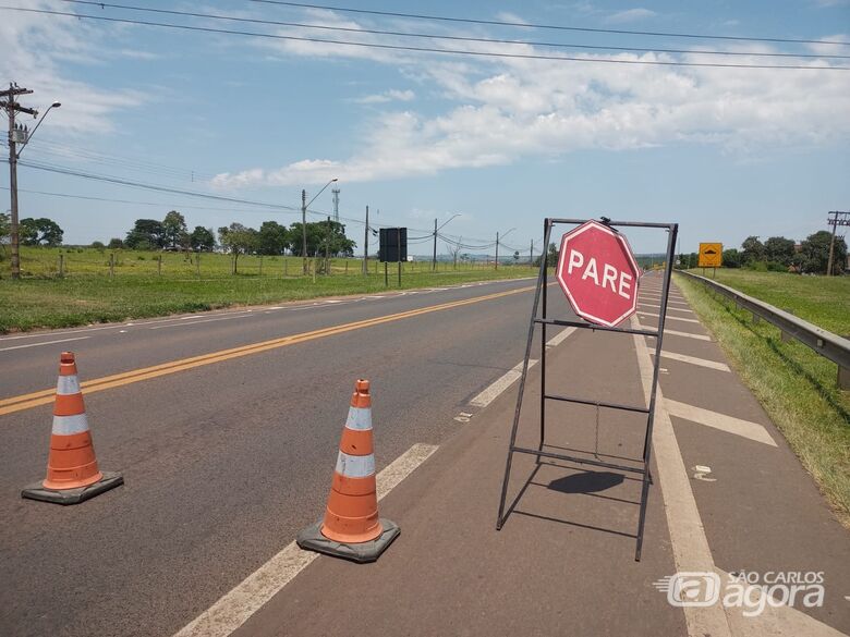 Rodovia SP-215: A via possui pista única com trechos de terceira faixa, sendo uma rota importante para o agronegócio e escoamento da safra canavieira - Crédito: Arquivo 