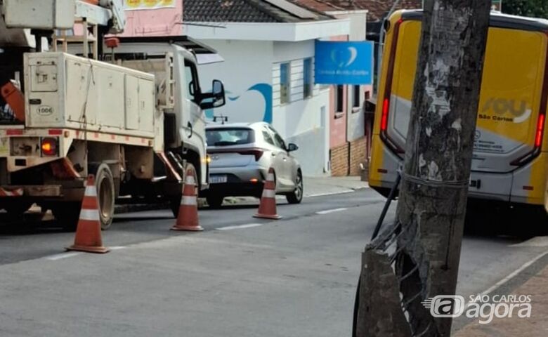 Acidente de trânsito provoca interrupção de energia em trecho do Centro de São Carlos - Crédito: divulgação