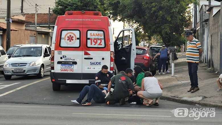 Motociclista fica ferido após colisão com carro no Jardim Paulistano - Crédito: SCA