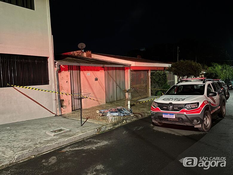 Homem é morto após avançar contra policiais com faca em São Carlos - Crédito: SCA