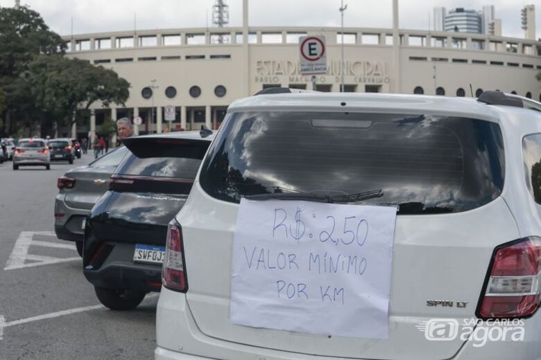 Motoristas protestam contra regulamentação do serviço por aplicativo - Crédito: Motoristas de aplicativos e motoboys de delivery fazem manifestação contra o PL 152 nas ruas de São Paulo - Foto: Paulo Pinto/Agência Brasil