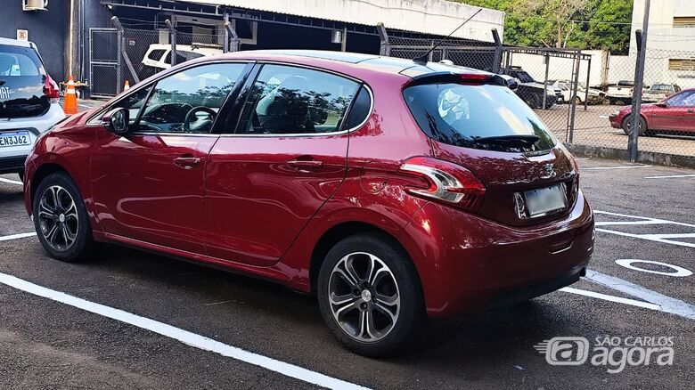 Automóvel com suspeita de fraude é apreendido pela PM em São Carlos - Crédito: SCA