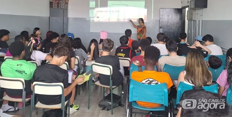 Alunos na Escola Estadual Juliano Neto - Crédito: reprodução Facebook