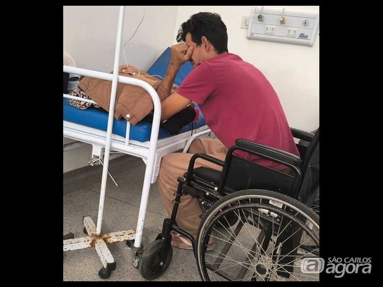 Na UPA do Aracy, paciente com dores intensas aguarda vaga hospitalar - 