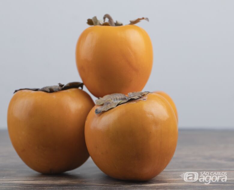 Caqui Rama Forte é destaque da semana no atacado da CEAGESP -