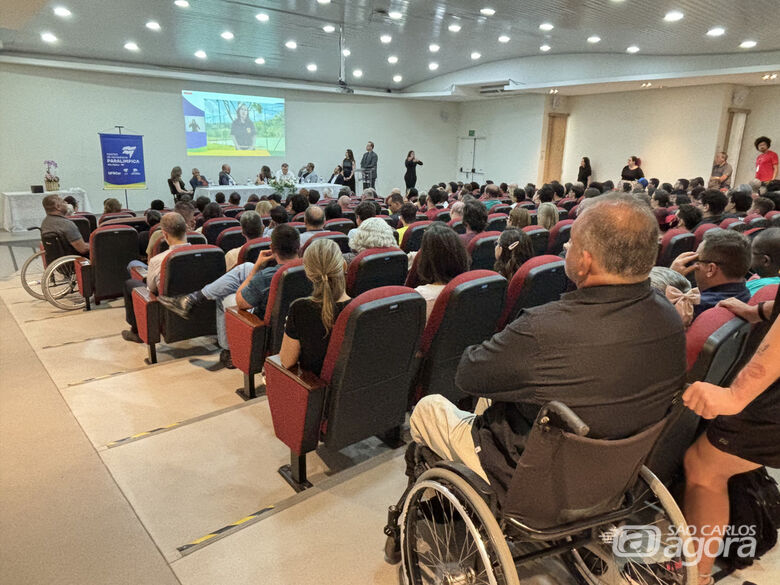 Solenidade reuniu autoridades acadêmicas, representantes do poder público e do movimento paralímpico (Foto: Adriana Arruda) - 